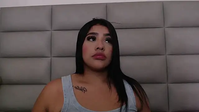 Snapshot of emily_brontee_ chatting on March 13, 12:56 pm emily brontee online show from March 13, 12:56 pm