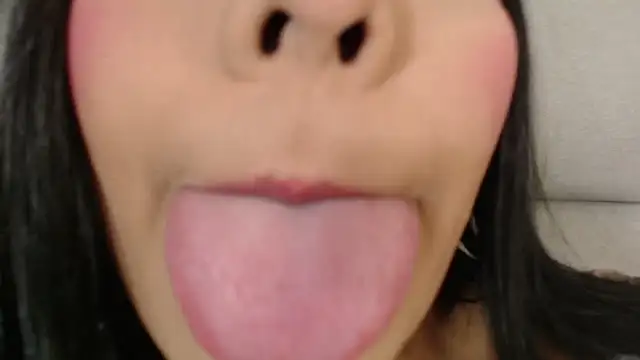 Snapshot of emily_brontee_ chatting on March 21, 1:34 pm emily brontee online show from March 21, 1:34 pm