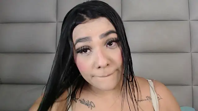 Snapshot of emily_brontee_ chatting on March 15, 12:34 pm emily brontee online show from March 15, 12:34 pm