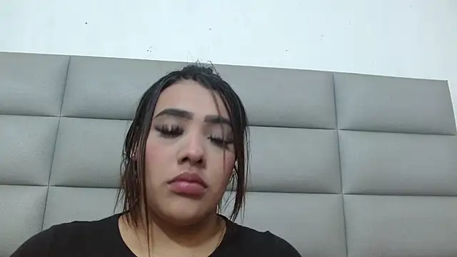 Snapshot of emily_brontee_ chatting on October 22, 2:16 pm emily brontee online show from October 22, 2:16 pm