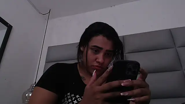 Snapshot of emily_brontee_ chatting on September 25, 3:51 pm emily brontee online show from September 25, 3:51 pm