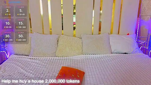 Marina Mur  online show from April 3, 9:32 pm