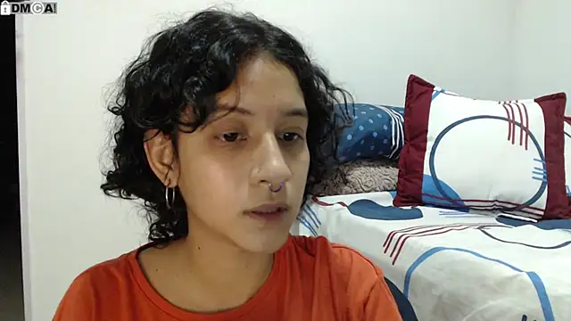 Snapshot of AlinaWoolf_ chatting on October 27, 1:28 am AlinaWoolf  online show from October 27, 1:28 am