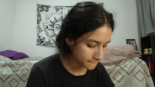 Snapshot of AlinaWoolf_ chatting on December 27, 2:47 am AlinaWoolf  online show from December 27, 2:47 am