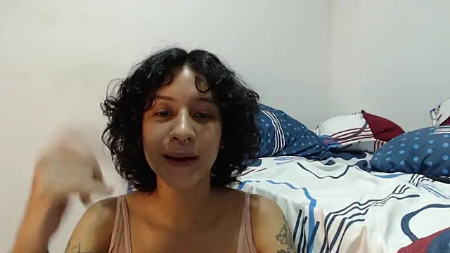 Snapshot of AlinaWoolf_ chatting on October 7, 11:50 pm AlinaWoolf  online show from October 7, 11:50 pm