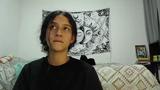 Snapshot of AlinaWoolf_ chatting on March 6, 4:30 am AlinaWoolf  online show from March 6, 4:30 am