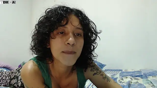 Snapshot of AlinaWoolf_ chatting on September 29, 3:57 am AlinaWoolf  online show from September 29, 3:57 am