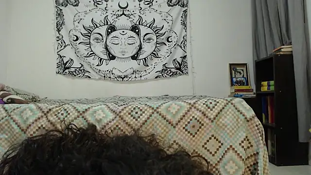 Snapshot of AlinaWoolf_ chatting on December 11, 2:52 am AlinaWoolf  online show from December 11, 2:52 am
