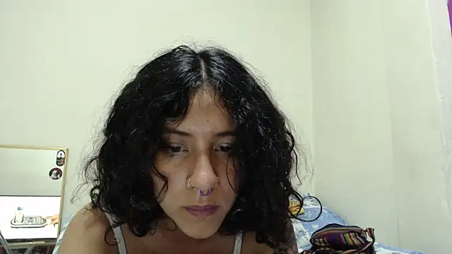 AlinaWoolf  online show from April 15, 7:25 am