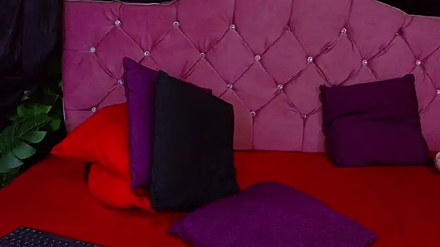 Snapshot of Cataleya_divine chatting on July 17, 12:02 pm Cataleya divine online show from July 17, 12:02 pm