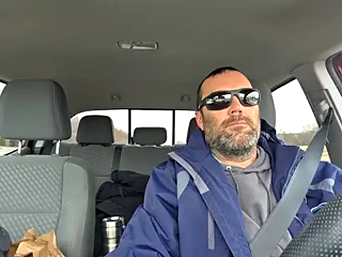 Snapshot of bakeyesmokems chatting on December 3, 6:29 pm bakeyesmokems online show from December 3, 6:29 pm