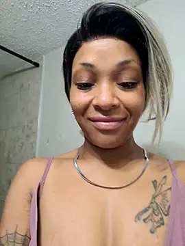 Snapshot of mariah2299 chatting on June 27, 11:05 am mariah2299 online show from June 27, 11:05 am