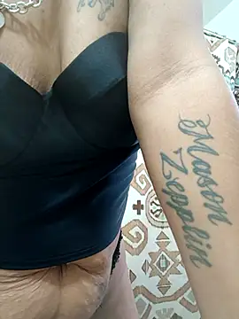 mariah2299 online show from November 10, 7:30 pm