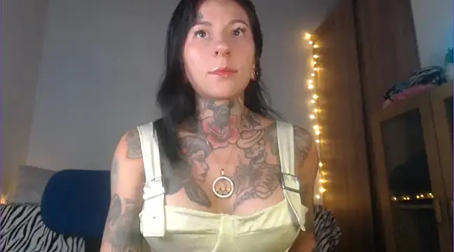 Snapshot of Tristan_fantasycam chatting on January 23, 7:29 pm Tristan fantasycam online show from January 23, 7:29 pm
