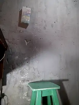 hecwil8 online show from March 7, 1:05 pm