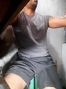 hecwil8 online show from February 12, 1:00 pm