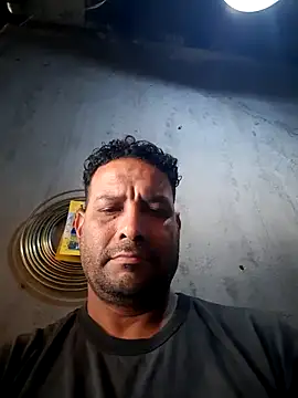 Snapshot of hecwil8 chatting on November 3, 3:59 pm hecwil8 online show from November 3, 3:59 pm