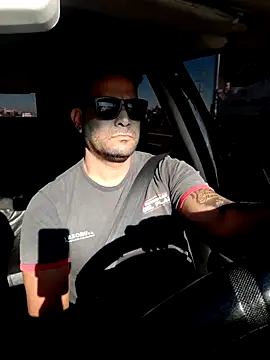 Snapshot of hecwil8 chatting on October 9, 11:22 am hecwil8 online show from October 9, 11:22 am