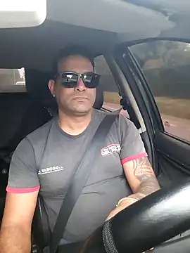 Snapshot of hecwil8 chatting on October 27, 11:44 am hecwil8 online show from October 27, 11:44 am