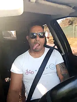 Snapshot of hecwil8 chatting on November 13, 11:25 am hecwil8 online show from November 13, 11:25 am