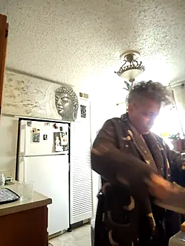 Snapshot of CeceilaMoon chatting on February 14, 4:29 pm CeceilaMoon online show from February 14, 4:29 pm