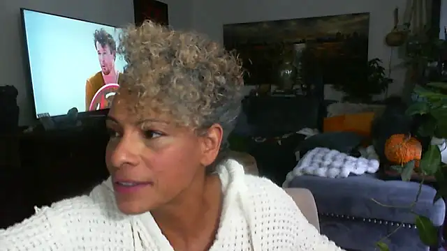 Snapshot of CeceilaMoon chatting on November 20, 11:03 pm CeceilaMoon online show from November 20, 11:03 pm