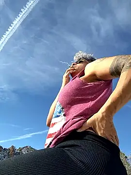 Snapshot of CeceilaMoon chatting on January 11, 8:05 pm CeceilaMoon online show from January 11, 8:05 pm