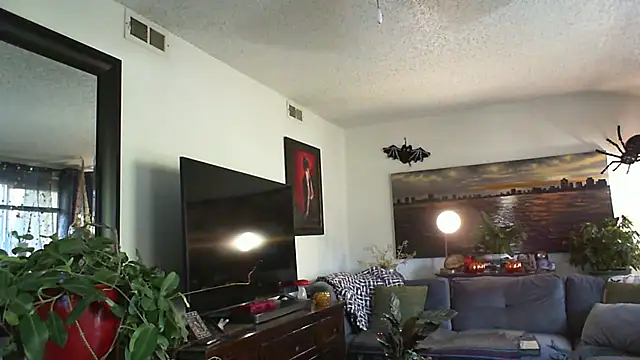 Snapshot of CeceilaMoon chatting on October 23, 2:38 pm CeceilaMoon online show from October 23, 2:38 pm