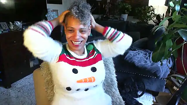 Snapshot of CeceilaMoon chatting on December 22, 3:12 pm CeceilaMoon online show from December 22, 3:12 pm