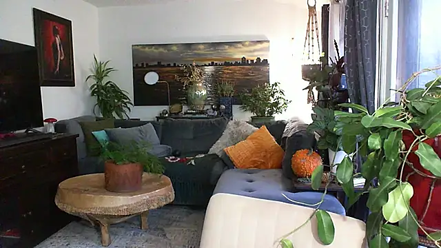 Snapshot of CeceilaMoon chatting on November 21, 1:54 pm CeceilaMoon online show from November 21, 1:54 pm