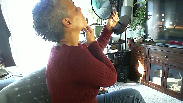 Snapshot of CeceilaMoon chatting on January 7, 5:51 pm CeceilaMoon online show from January 7, 5:51 pm