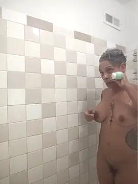 Snapshot of CeceilaMoon chatting on February 3, 4:56 pm CeceilaMoon online show from February 3, 4:56 pm