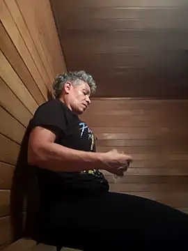 Snapshot of CeceilaMoon chatting on February 23, 9:04 pm CeceilaMoon online show from February 23, 9:04 pm