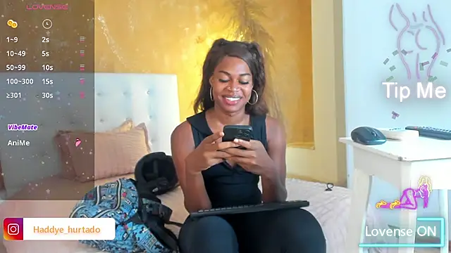 Snapshot of shenielxx chatting on March 15, 4:43 pm shenielxx online show from March 15, 4:43 pm