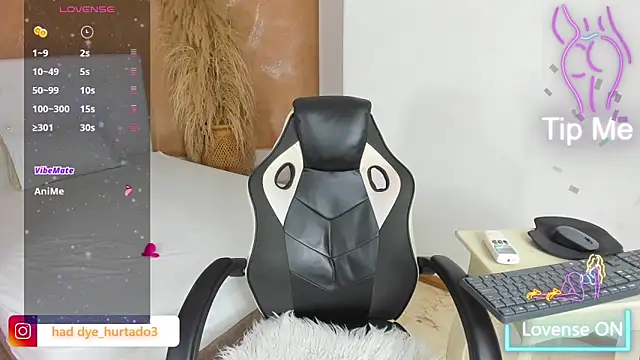 shenielxx online show from February 17, 1:41 pm