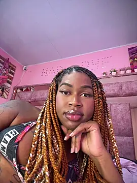 shenielxx online show from June 23, 11:30 am