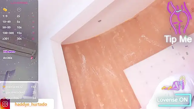 shenielxx online show from November 12, 6:01 pm