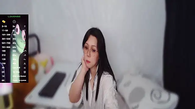 mememe 1006  online show from April 15, 5:28 pm