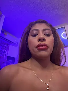 Snapshot of canela_10 chatting on July 14, 2:05 am canela 10 online show from July 14, 2:05 am