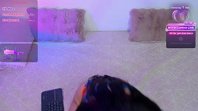 pauline golden1 online show from March 11, 4:06 am