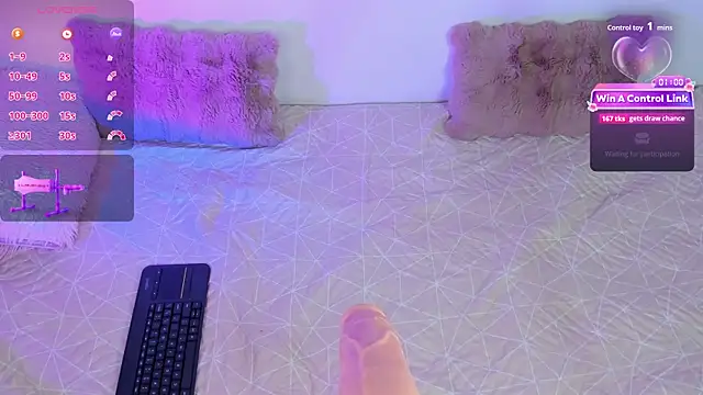 Snapshot of pauline_golden1 chatting on January 7, 3:55 am pauline golden1 online show from January 7, 3:55 am