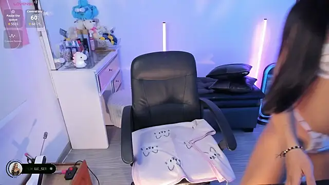 Snapshot of Michelle_se chatting on December 2, 9:05 pm Michelle se online show from December 2, 9:05 pm