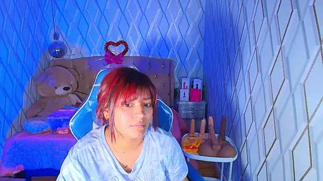 Snapshot of NicolleTaylor chatting on February 4, 4:29 am NicolleTaylor online show from February 4, 4:29 am