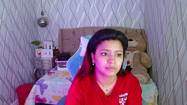 Snapshot of NicolleTaylor chatting on March 3, 3:27 am NicolleTaylor online show from March 3, 3:27 am