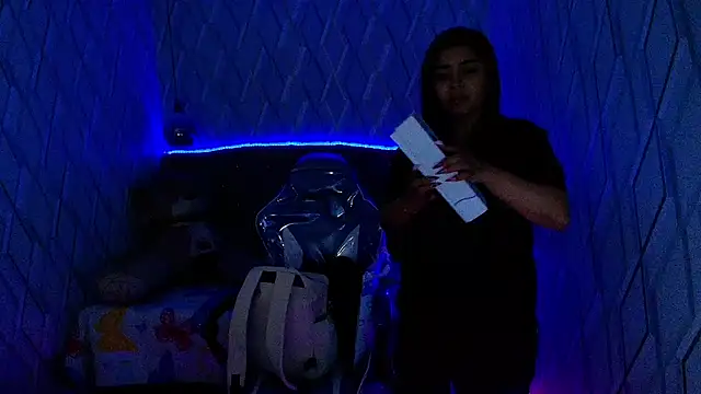 NicolleTaylor online show from November 6, 2:15 am