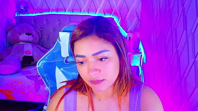 Snapshot of NicolleTaylor chatting on October 18, 3:30 am NicolleTaylor online show from October 18, 3:30 am