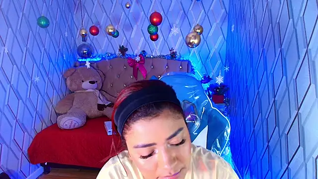 Snapshot of NicolleTaylor chatting on December 14, 3:57 am NicolleTaylor online show from December 14, 3:57 am