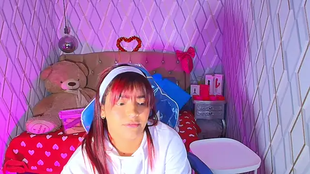 Snapshot of NicolleTaylor chatting on February 9, 3:37 am NicolleTaylor online show from February 9, 3:37 am