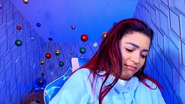 Snapshot of NicolleTaylor chatting on December 15, 4:07 am NicolleTaylor online show from December 15, 4:07 am