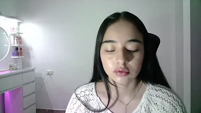 Snapshot of aineangeel chatting on November 12, 1:43 am aineangeel online show from November 12, 1:43 am